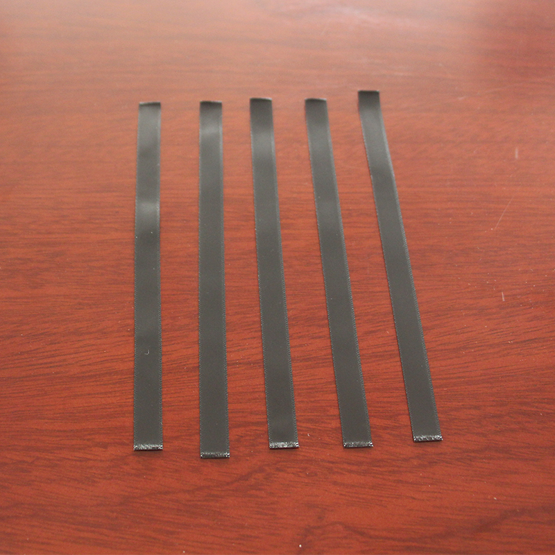 自動(dòng)旋轉(zhuǎn)織標(biāo)剪切機(jī)HD-1302